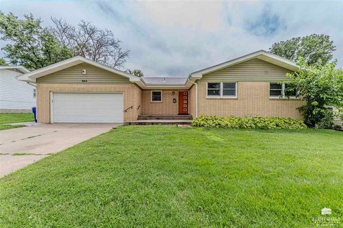 925 Mulberry St, Junction City, KS, 66441-4126 | Card Image