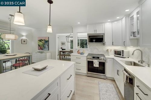 8-3474 Tice Creek Dr, Walnut Creek, CA, 94595 | Card Image
