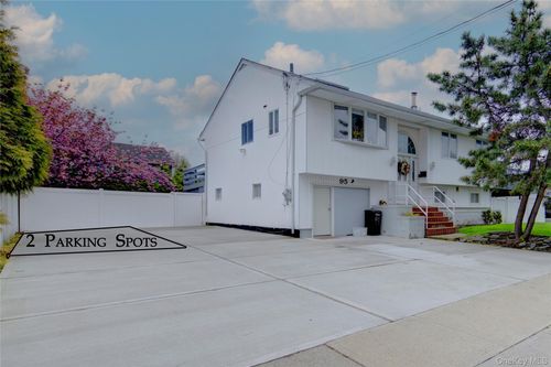 1-95 Irving Ave, Freeport, NY, 11520-5906 | Card Image