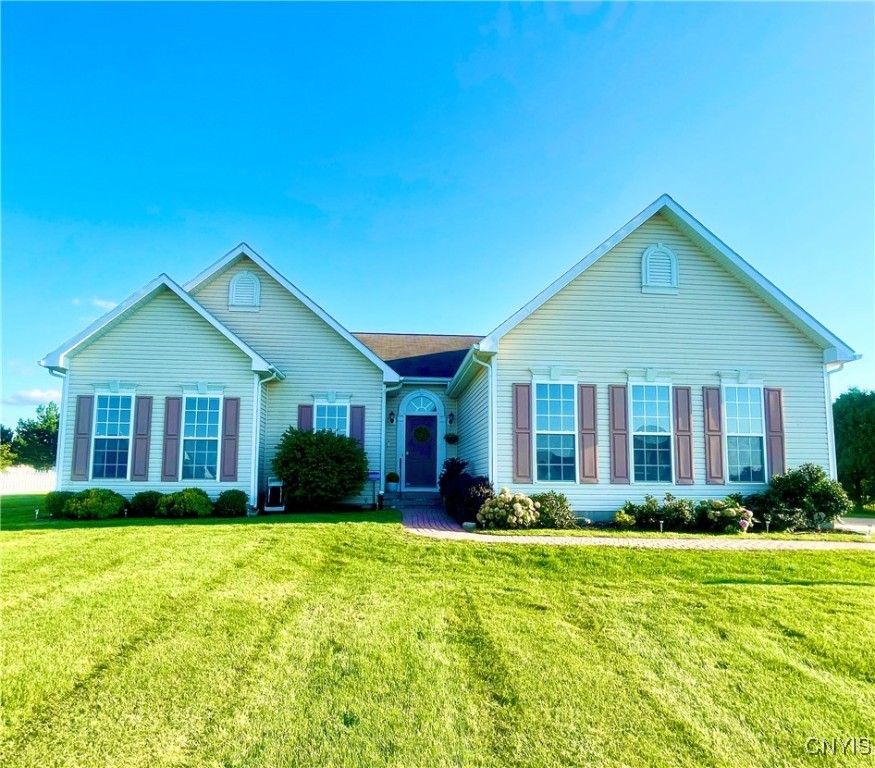 Colburn Dr, Syracuse, NY 13215