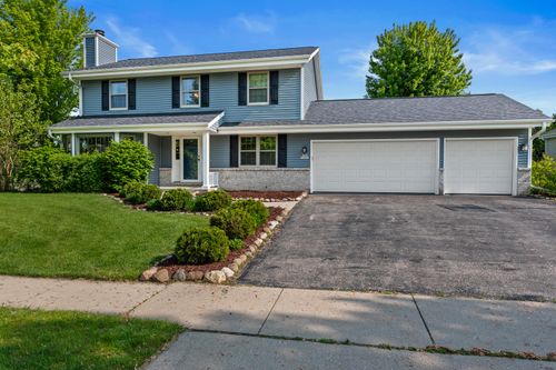16420830 Glen Hill Dr, Jackson, WI, 53037-9342 | Card Image