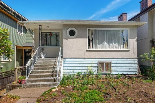 2733 East 28th Avenue, Vancouver, BC, V5R1S1 | Card Image