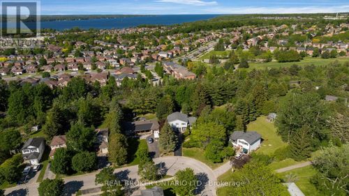215 Mary Anne Drive, Barrie (Painswick North), ON, L4N4T1 | Card Image