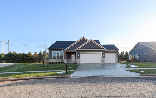 41 Brookstone Cir, Bloomington, IL, 61704-8698 | Card Image