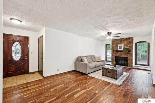 5800 Berkeley Dr, Lincoln, NE, 68512-1807 | Card Image