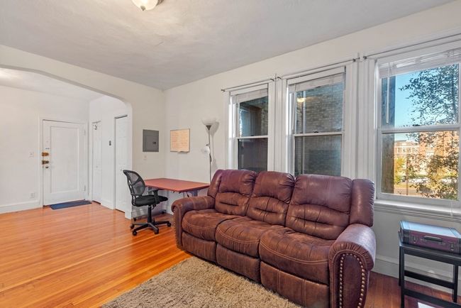 APT-33 - 1666 Commonwealth Ave, Condo with 1 bedrooms, 1 bathrooms and null parking in Boston MA | Image 5