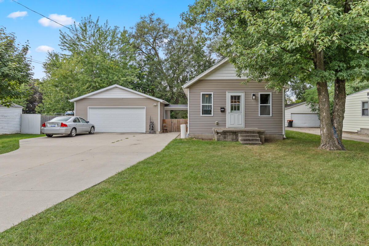 Longstreet Ave, Wyoming, MI 49509
