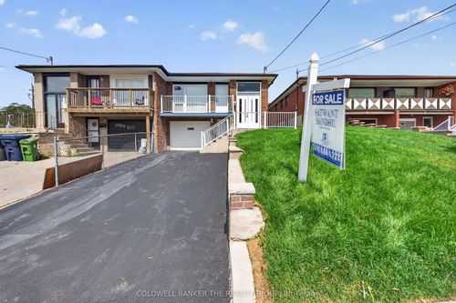 4 Imogene Ave, North York, ON, M9M1N6 | Card Image