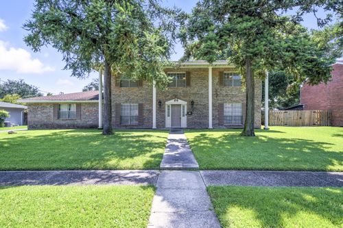 302 Briarwood Cir Nw, Fort Walton Beach, FL, 32548-3904 | Card Image