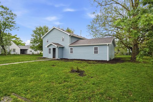 305 Parkway Ct, Gridley, IL, 61744-9786 | Card Image