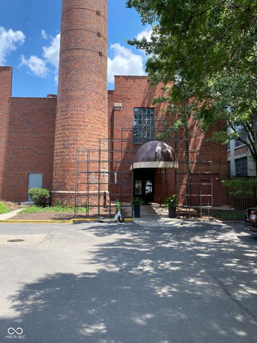 302-611 Park Ave, Indianapolis, IN, 46204-1619 | Card Image