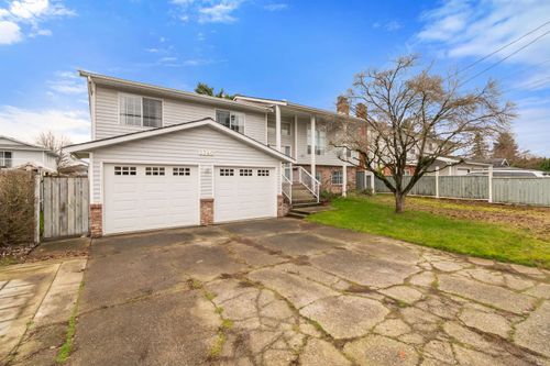 3340 Clearbrook Rd, Abbotsford, BC, V2T4T4 | Card Image