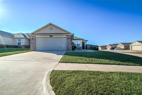 10013 Black Bear Trail, Yukon, OK, 73099 | Card Image