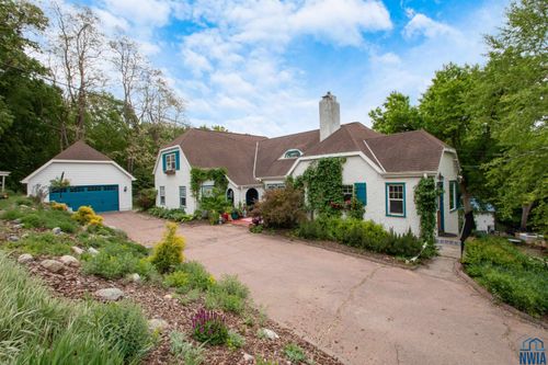 2000 Plum Creek Rd, Sioux City, IA, 51103-1138 | Card Image