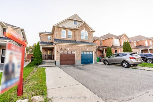34 Jingle Cres, Brampton, ON, L6S0B2 | Card Image