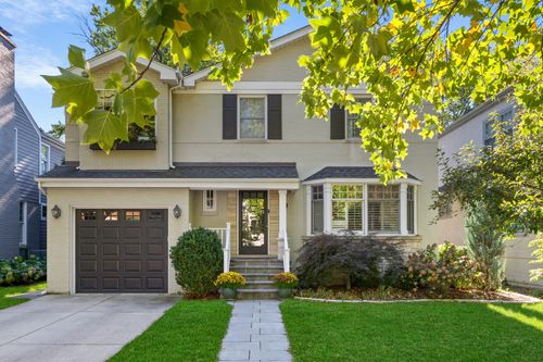 1923 Greenwood Ave, Wilmette, IL, 60091-1437 | Card Image