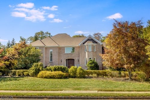 26 Mountain Ridge Dr, Livingston, NJ, 07039-3407 | Card Image