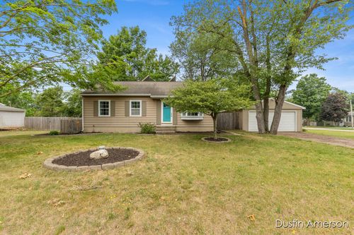 4164 Avon Dr, Dorr, MI, 49323-9409 | Card Image