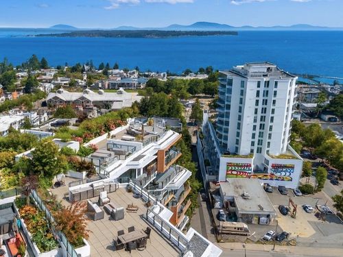 1439 George Street, White Rock, BC, V4B0B9 | Card Image
