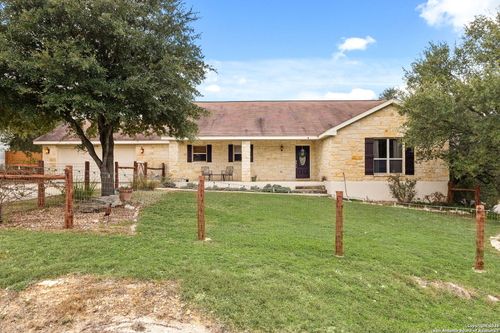 889 Sundown Trl, Fischer, TX, 78623-1828 | Card Image