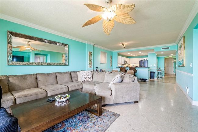APT-402 - 3702 N Highway A1a, Condo with 3 bedrooms, 3 bathrooms and null parking in Hutchinson Island FL | Image 9