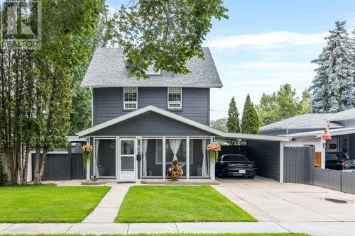 60 9 St Sw, Medicine Hat, AB, T1A4N6 | Card Image