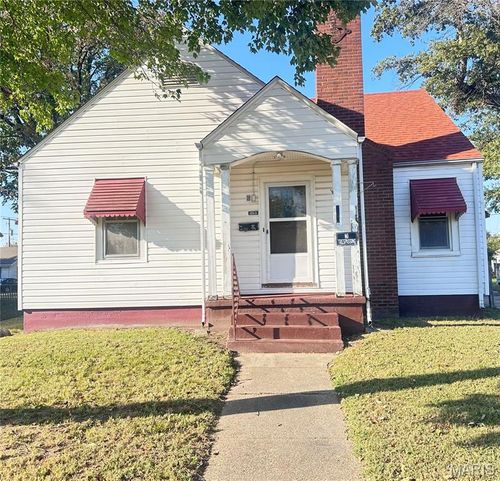 260 E Gladys St, Sikeston, MO, 63801-2910 | Card Image