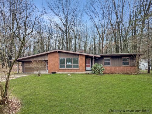 288 E 88th St, Newaygo, MI, 49337-8393 | Card Image