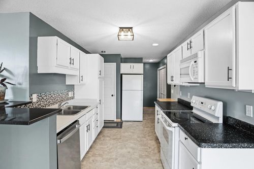 11267 16th St Ne, Saint Michael, MN, 55376-4217 | Card Image