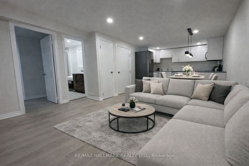 2bedbsmnt-52 Nisbet Dr, Aurora, ON, L4G2K5 | Card Image