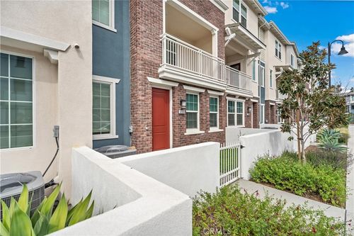 6991 Cottonwood Ln, Buena Park, CA, 90621-1174 | Card Image