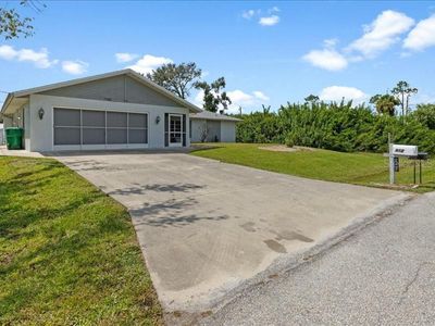 912 Columbia Terrace, House other with 3 bedrooms, 2 bathrooms and null parking in Port Charlotte FL | Image 3