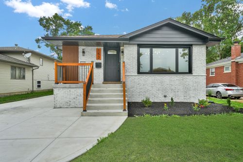 153 W 27th Pl, South Chicago Heights, IL, 60411-4707 | Card Image