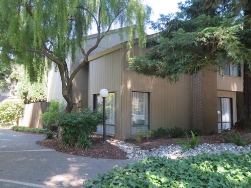 1318 Vanderbilt Way, Sacramento, CA, 95825-6631 | Card Image