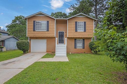 5653 Bradley Cir, Lithonia, GA, 30038-1174 | Card Image