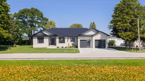 40282 Huron St E, Exeter, ON, N0M1S5 | Card Image