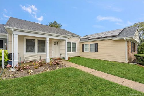 53 Freedom Ln, Coram, NY, 11727-3232 | Card Image