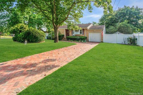 10 Glen Way, Lake Grove, NY, 11755-2204 | Card Image