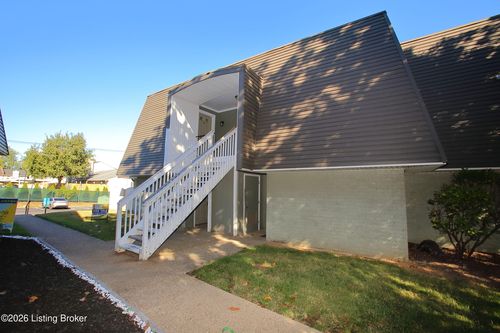 900 La Fontenay Ct, Louisville, KY, 40223 | Card Image