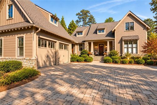 3207 Turkey Spur Ln, OPELIKA, AL, 36801-1123 | Card Image