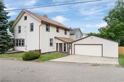 206 Bachtel St Se, North Canton, OH, 44720-3139 | Card Image