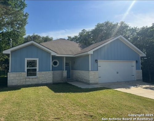 137 Sycamore Cir, Spring Branch, TX, 78070-5258 | Card Image