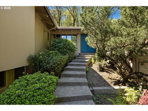 560 Milburn Ct, LakeOswego, OR, 97034 | Card Image