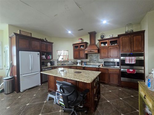 808 Shady Brook Ln, Red Oak, TX, 75154-5408 | Card Image