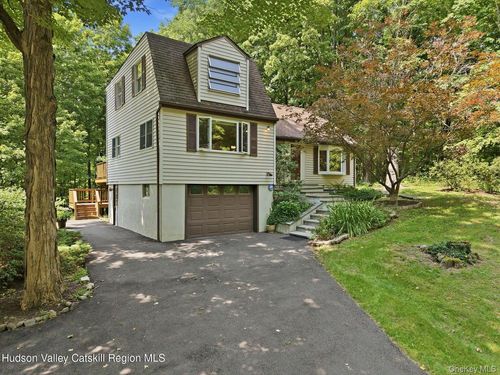307 Old Kingston Rd, New Paltz, NY, 12561-3036 | Card Image