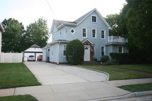 99 Centre Ave, East Rockaway, NY, 11518-1002 | Card Image