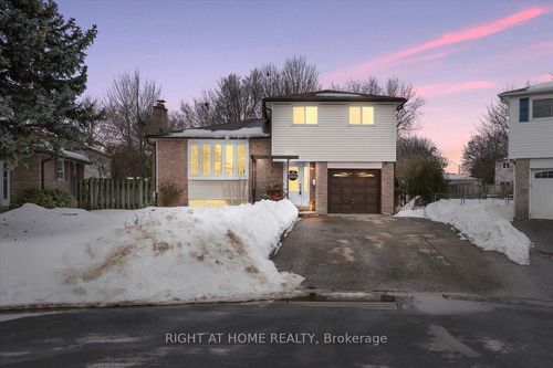 14 Grovetree Pl, Brampton, ON, L6S1S8 | Card Image