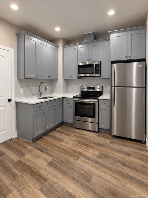25 Marconi Place, New York, NY, 11233 | Card Image