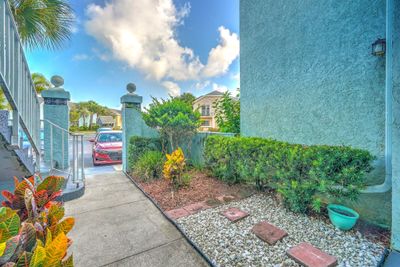 J103 - 1626 Se Green Acres Circle, Condo with 2 bedrooms, 2 bathrooms and null parking in Port St Lucie FL | Image 2