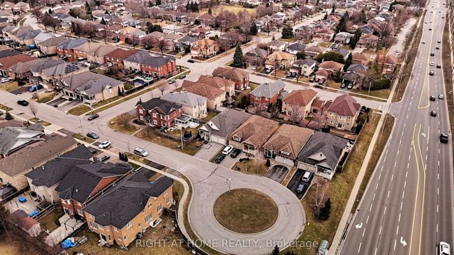 1045 Coyston Crt, House other with 3 bedrooms, 3 bathrooms and 4 parking in Oshawa ON | Image 7